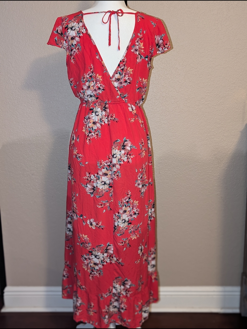 Floral Red Wrap Maxi Dress with Tie Waist And Pockets - Picture 4 of 8